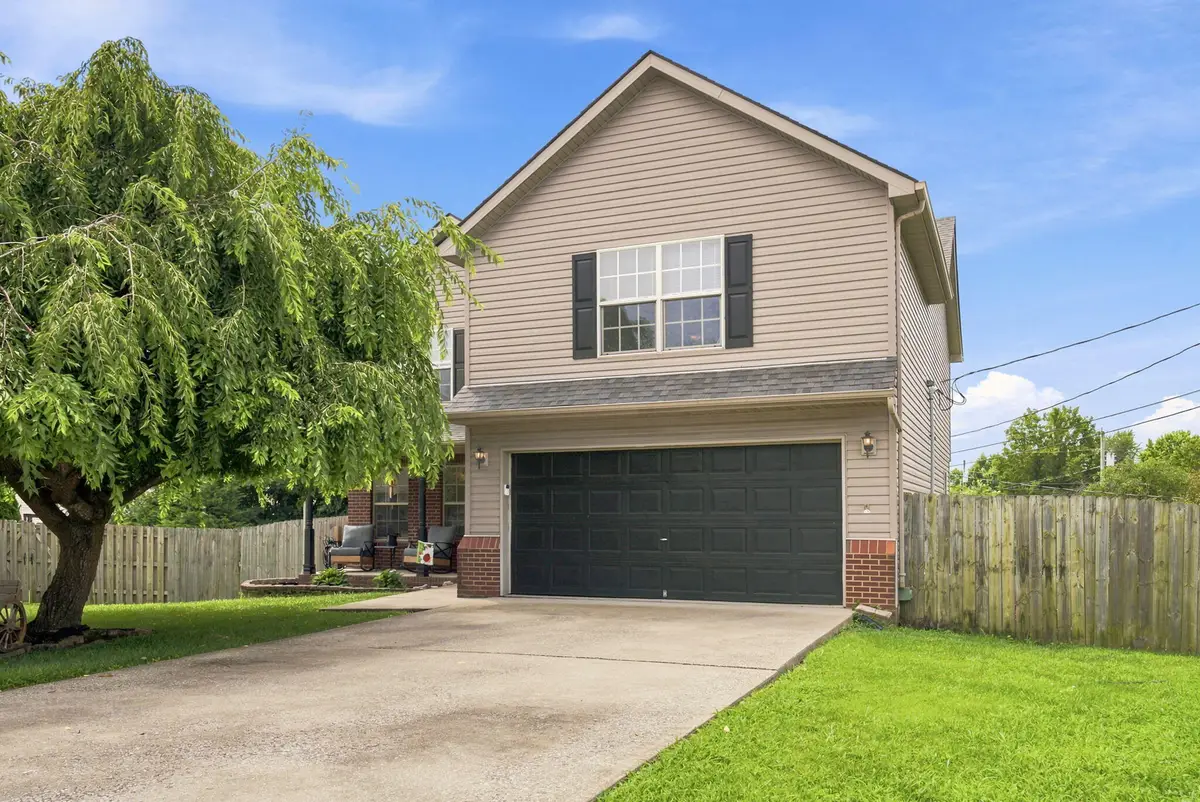 404 E Ridge Drive, Nicholasville, KY 40356 - #1