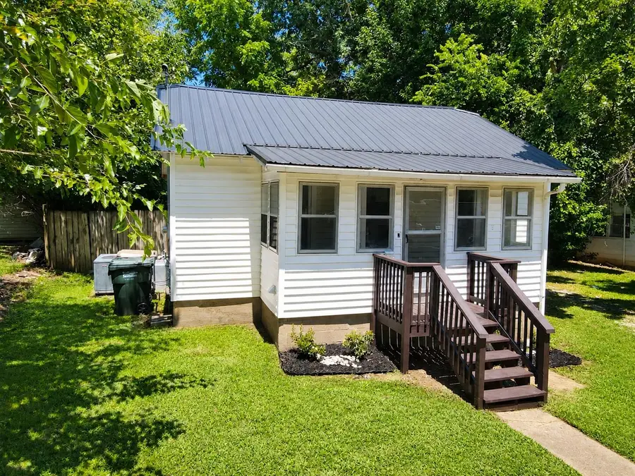 719 Hodge Street, Madisonville, KY 42431 - #3
