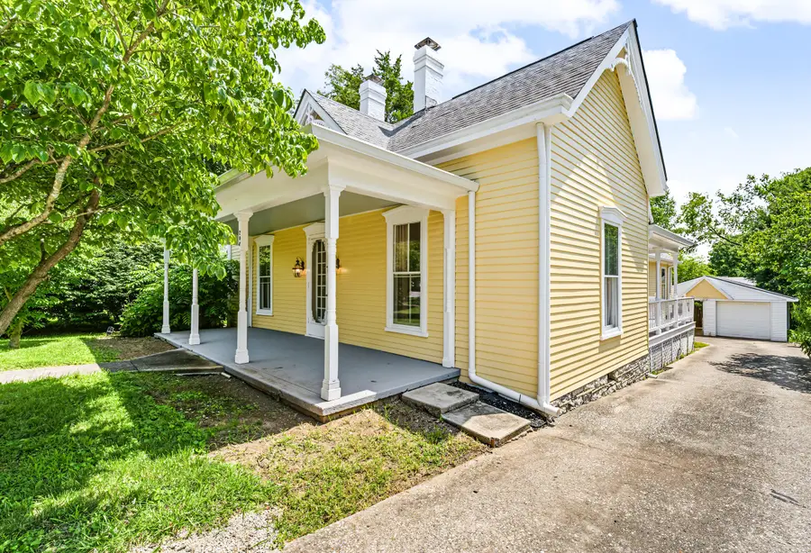 208 S Winter Street, Midway, KY 40347 - #3