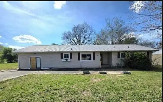 300 4th St Street, Hazel, KY 42049