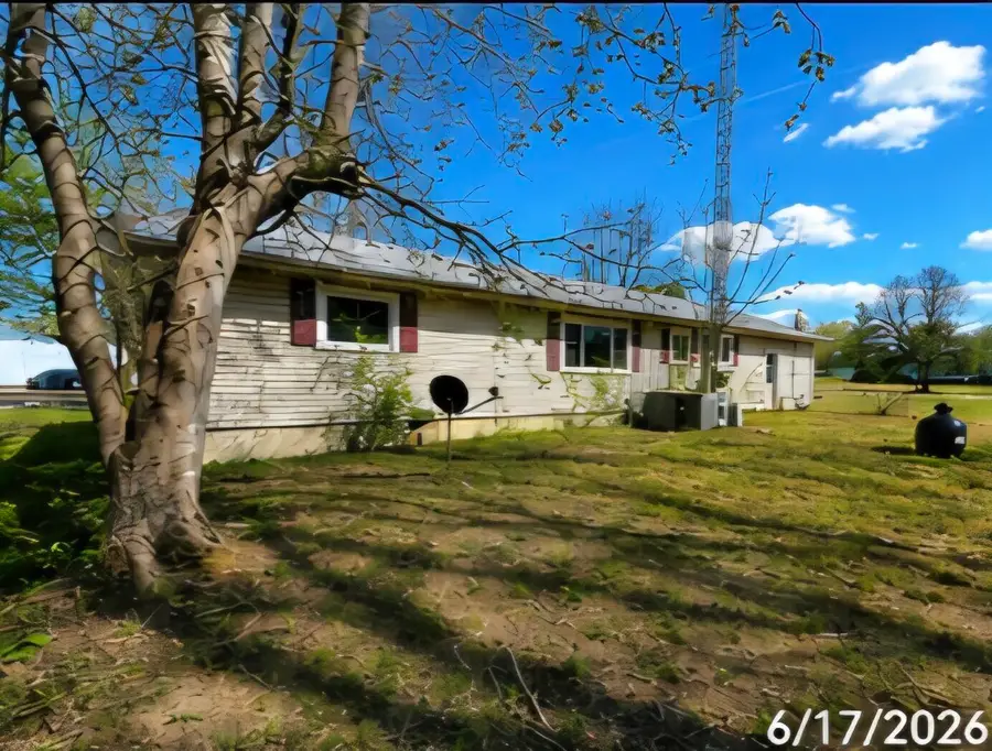 300 4th St Street, Hazel, KY 42049 - #2