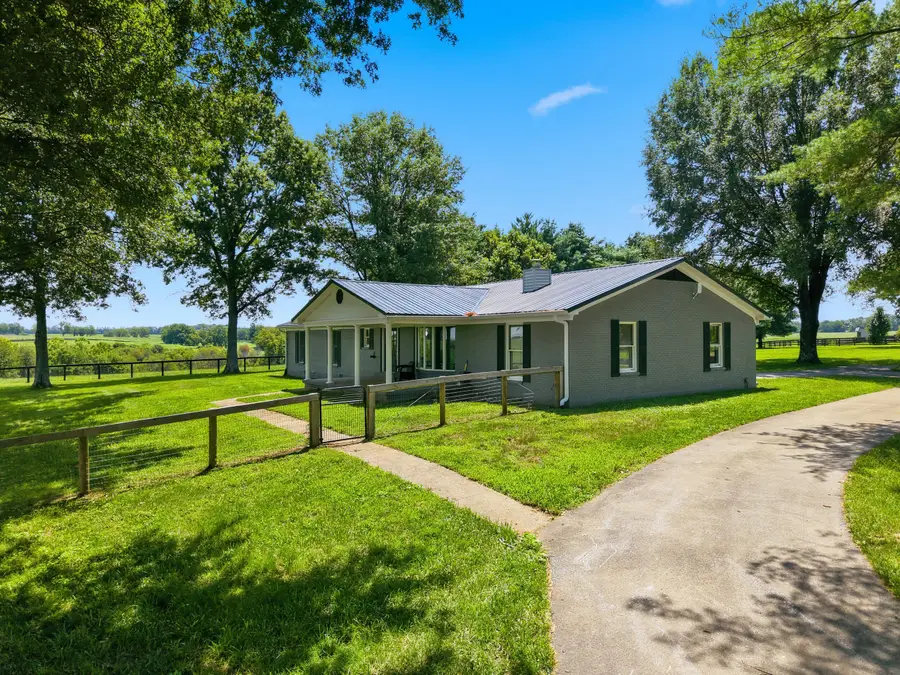 3945 W Leestown Road, Midway, KY 40347 - #3