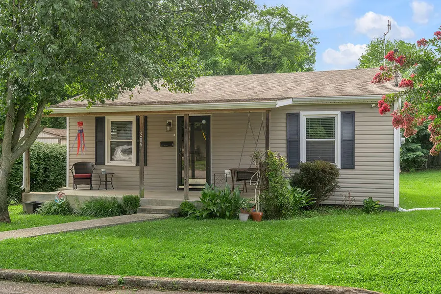 205 Jessamine Avenue, Nicholasville, KY 40356 - #2