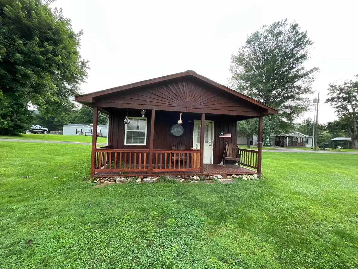 3210 Kentucky Hwy 198, Hustonville, KY 40437 - #1