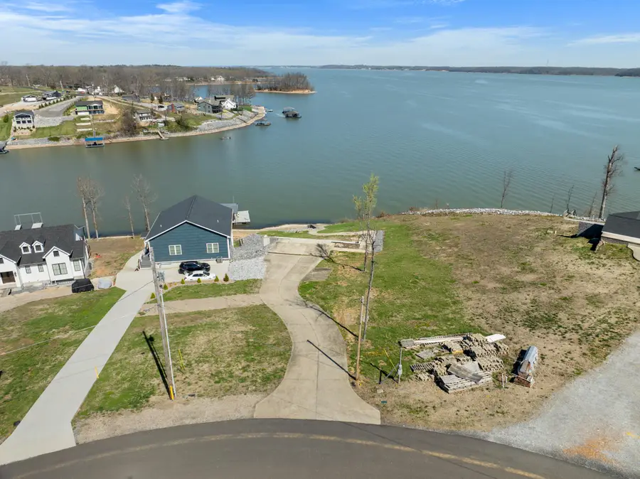 583 Sherwood Drive, Gilbertsville, KY 42044 - #2