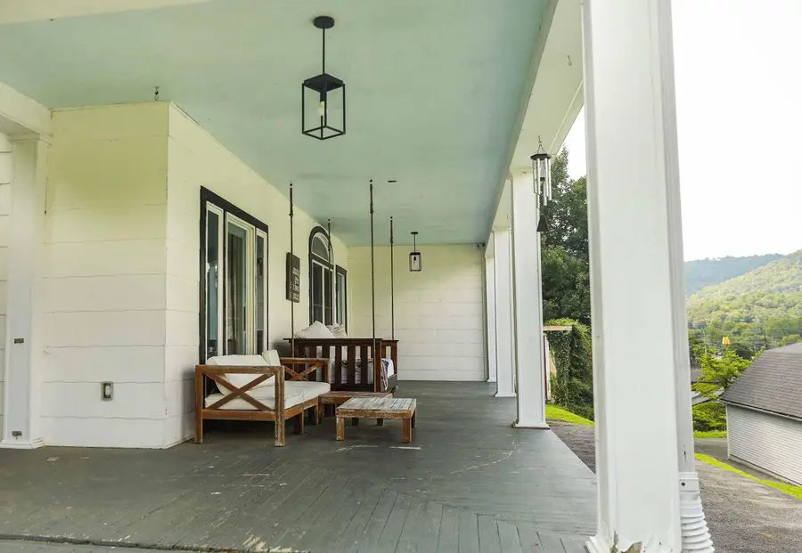 307 Catalpa Street, Pineville, KY 40977 - #2
