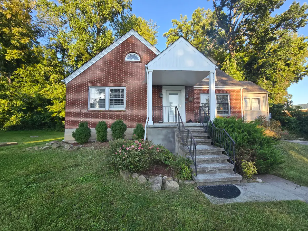 400 Gloucester Avenue, Middlesboro, KY 40965 - #1