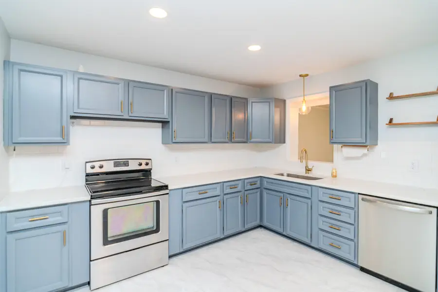 3668 King Arthur Drive, Lexington, KY 40517 - #2