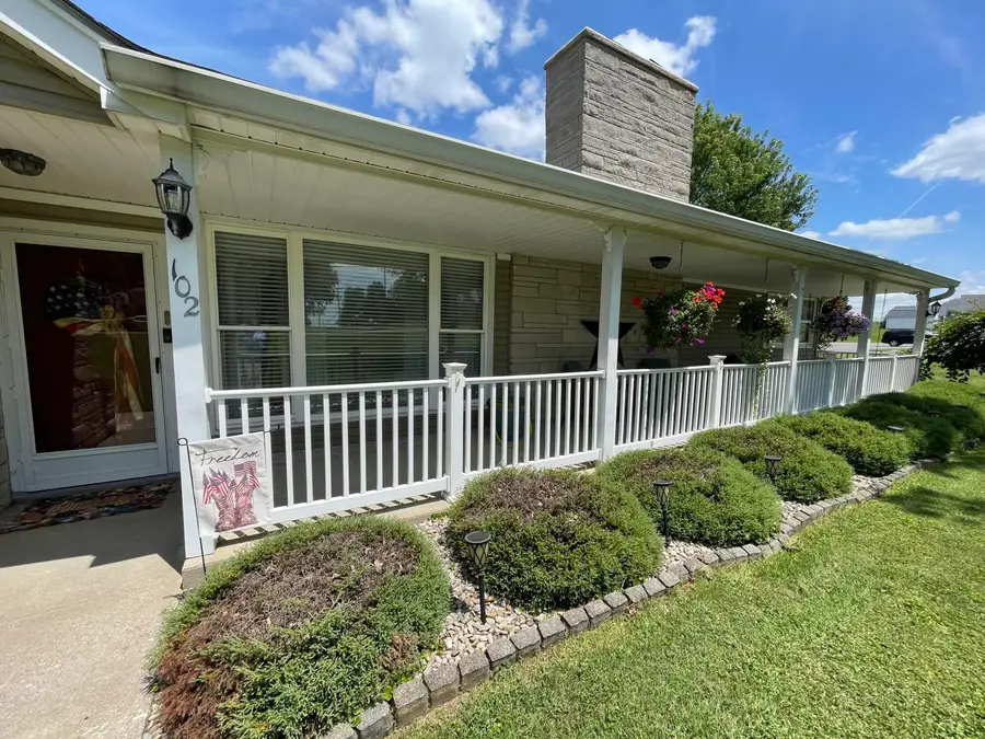 102 Maplewood Drive, Lancaster, KY 40444 - #2