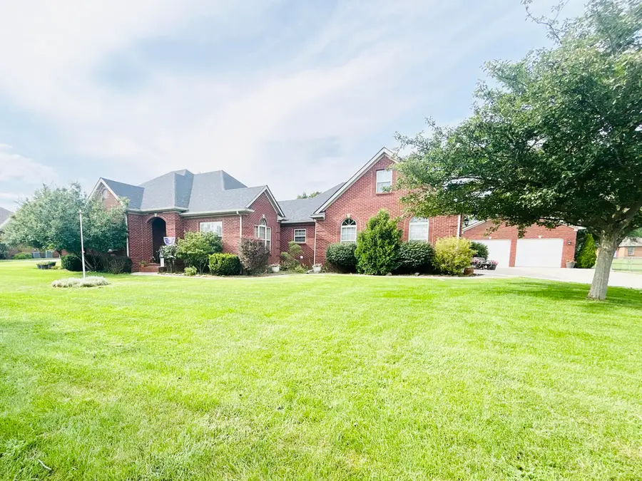 325 Elmsleigh Drive, Berea, KY 40403 - #3