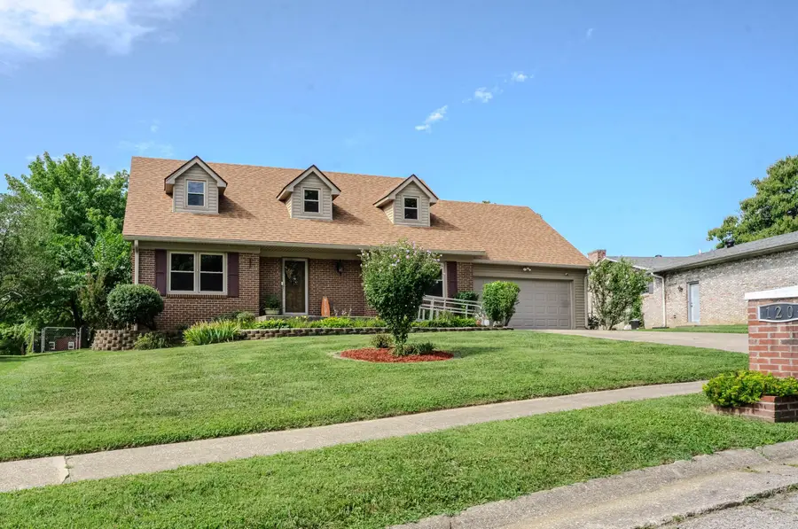 120 Lindenwood Lane, Frankfort, KY 40601 - #2