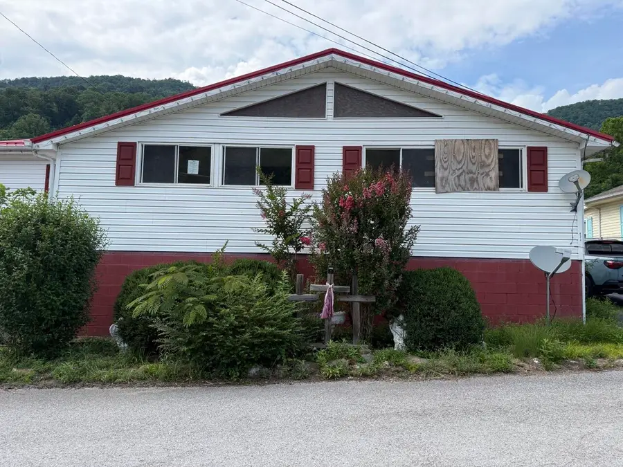 432 First Street, Lynch, KY 40855 - #2