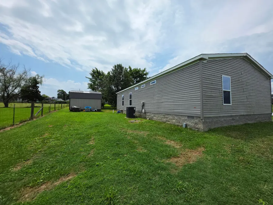 2435 Ky-80, Russell Springs, KY 42642 - #2