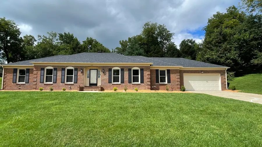 208 Eastover Drive, Frankfort, KY 40601 - #2