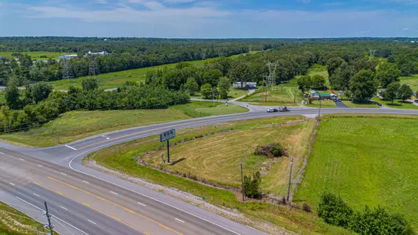 2900 John L Puryear Drive, Paducah, KY 42003