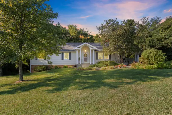 1005 Pin Oak Drive, Frankfort, KY 40601