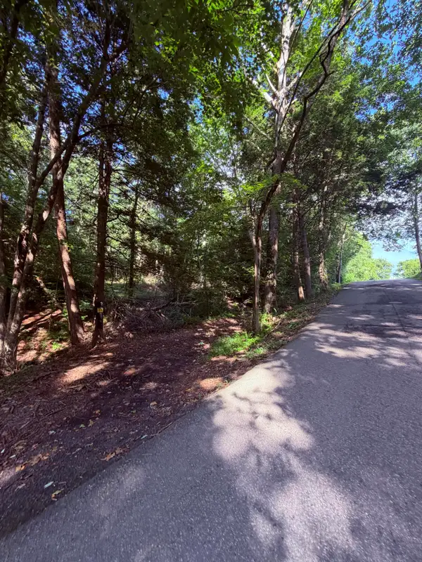 580 Riverbend Road, London, KY 40741