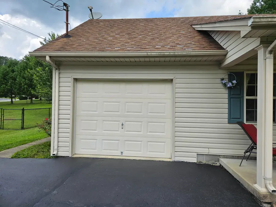 305 Segal Wesley Avenue, Liberty, KY 42539 - #2