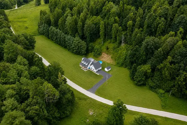 1560 Stamper Branch Road, Campton, KY 41301