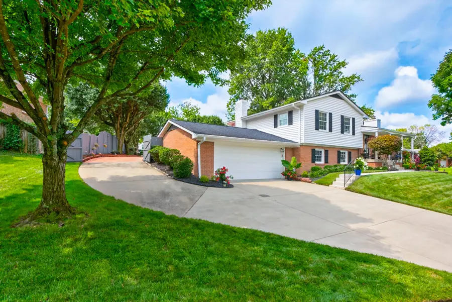 916 Edgewater Drive, Lexington, KY 40502 - #2