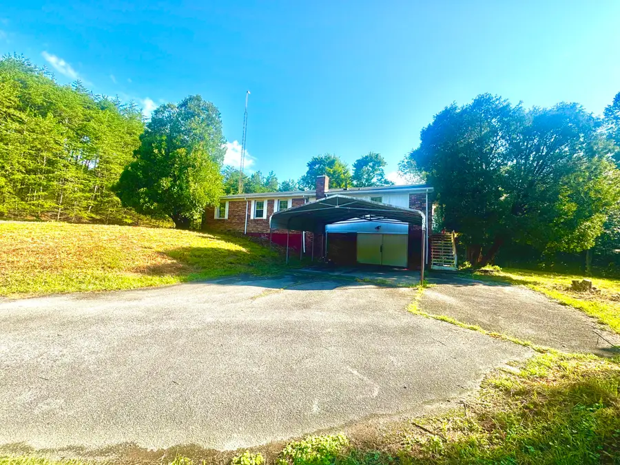 226 Bull Run Spur Rd, Barbourville, KY 40906 - #3