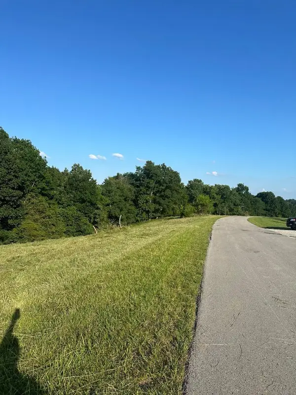 30  Landings Court, Willisburg, KY 40078