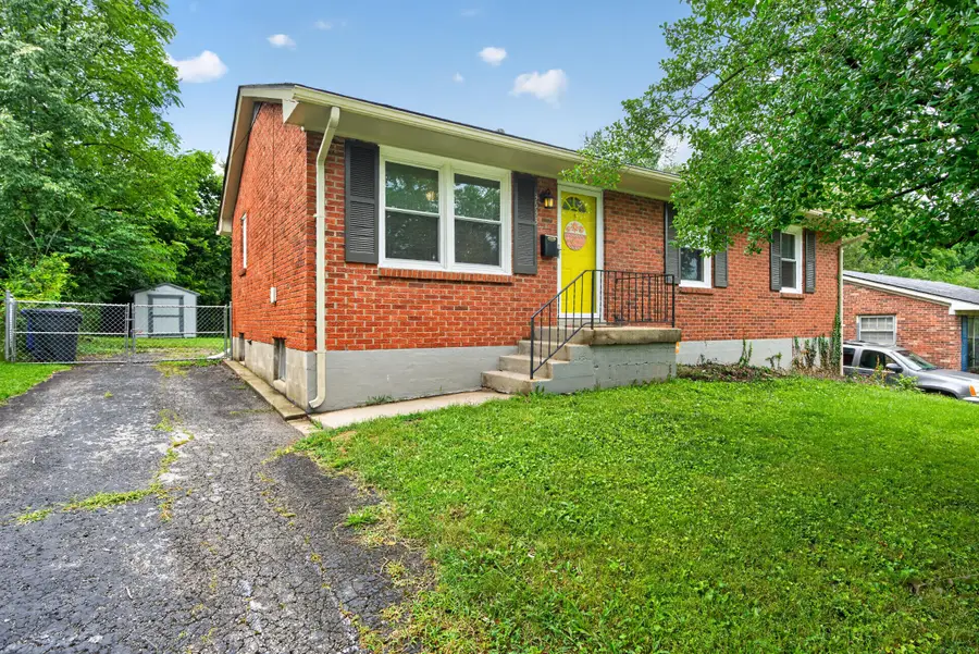 3533 King Arthur Drive, Lexington, KY 40517 - #3