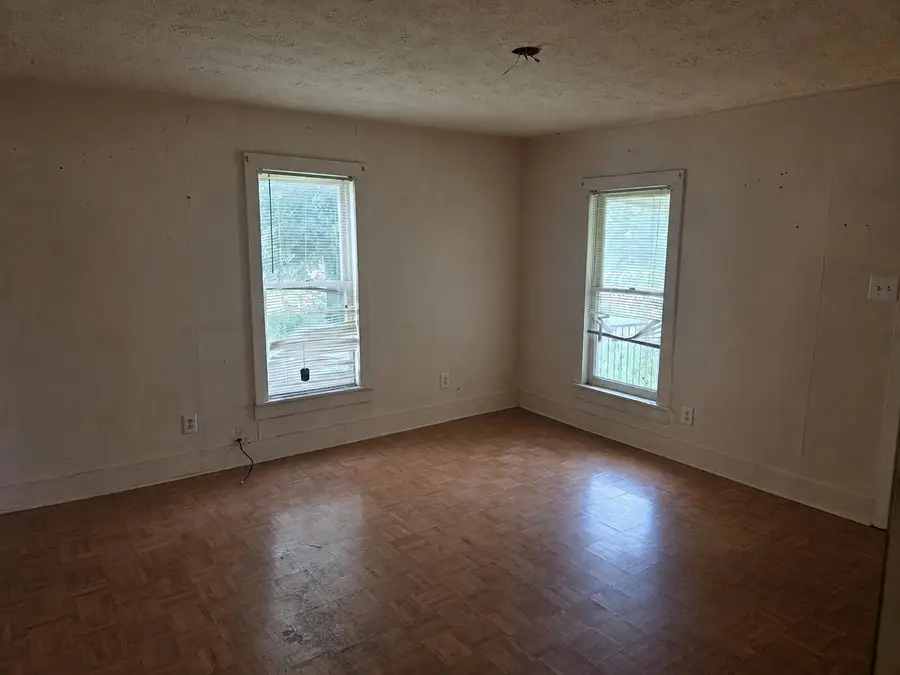 1303 E Main Street, Richmond, KY 40475 - #3