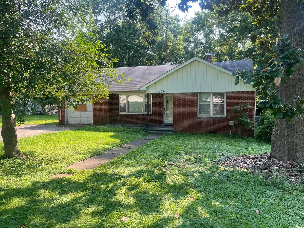 820 N 12th Street, Mayfield, KY 42066 - #1