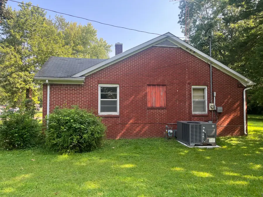 820 N 12th Street, Mayfield, KY 42066 - #3