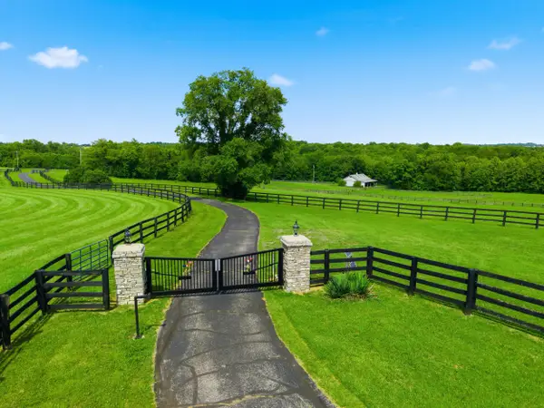 9126 Troy Pike, Versailles, KY 40383