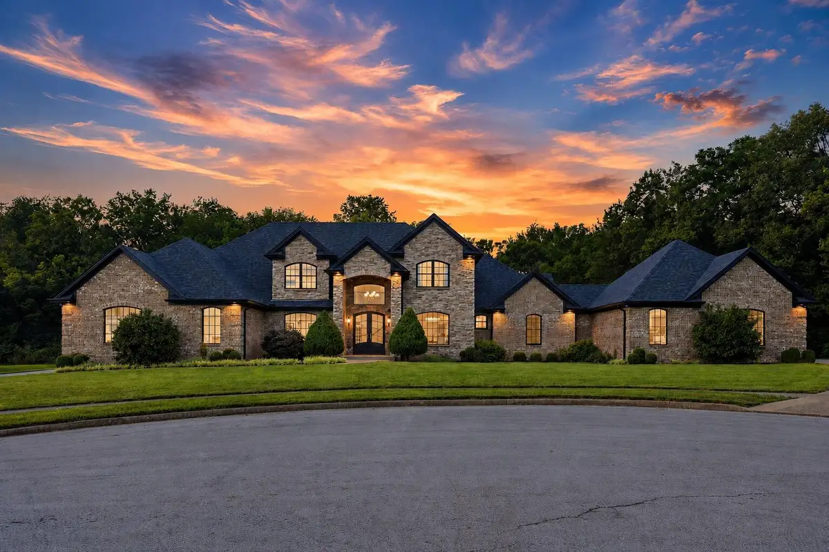 211 Wedgewood Circle, Paris, KY 40361 - #1