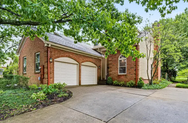 1040 Heather Hills Lane, Lexington, KY 40511