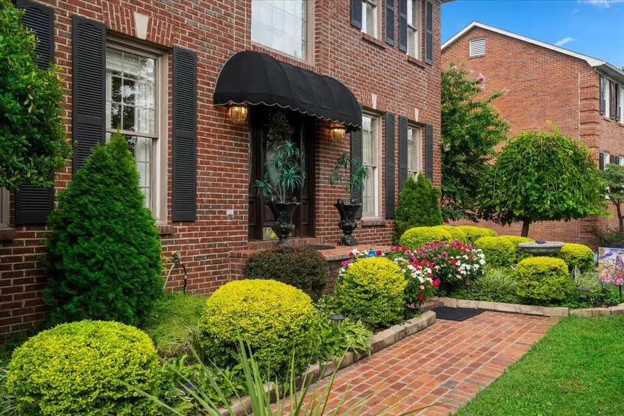 3442 Chestnut Hill Lane, Lexington, KY 40509 - #3