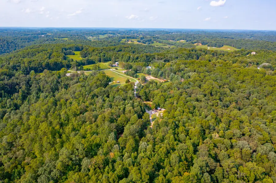 2685 E Hwy 1376, East Bernstadt, KY 40729 - #3