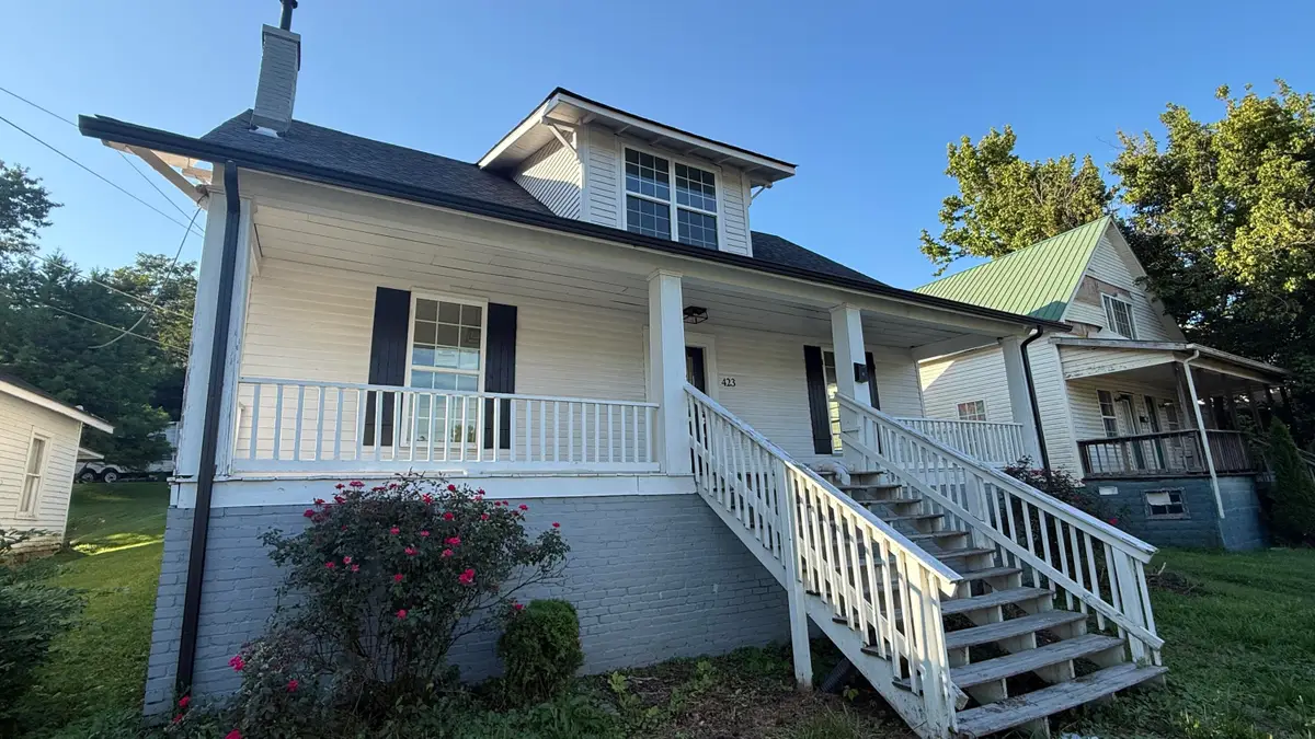 423 4th Street, Ravenna, KY 40472 - #1
