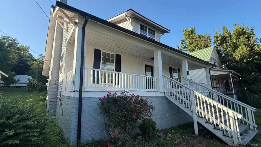 423 4th Street, Ravenna, KY 40472 - #2