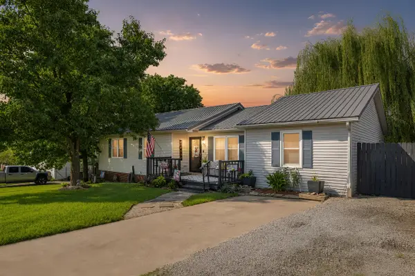 208 Castle Boulevard, Paris, KY 40361
