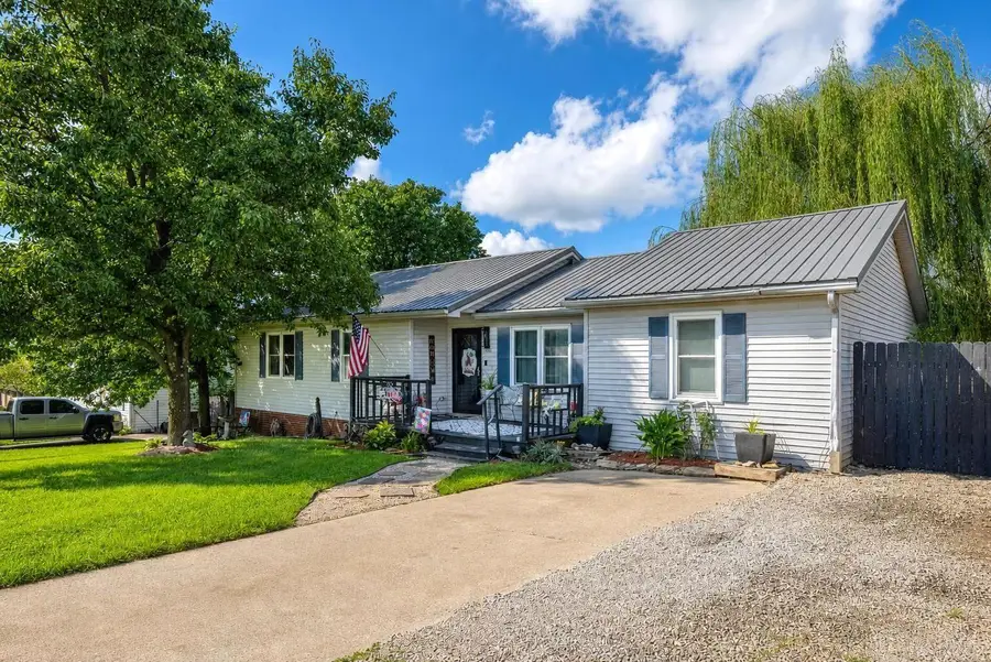 208 Castle Boulevard, Paris, KY 40361 - #2