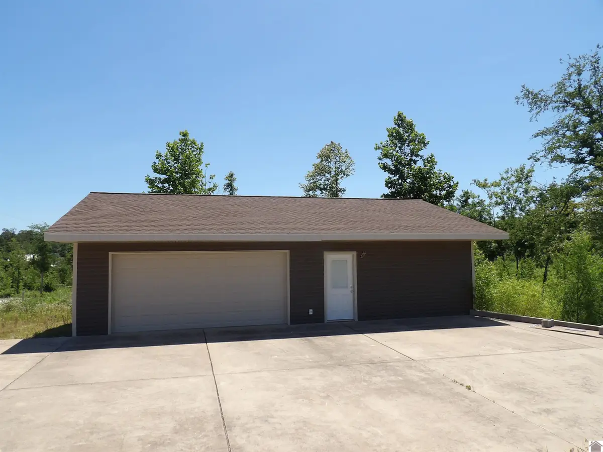 75 Kentucky Avenue, Gilbertsville, KY 42044 - #1
