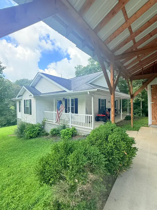 47 Mooretown Hill Road, Beattyville, KY 41311
