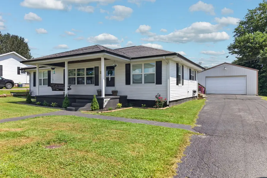 418 Woodland Street, Burkesville, KY 42717 - #2
