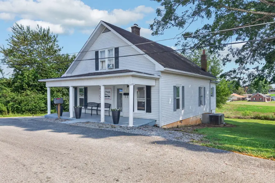 111 Maple Street, Albany, KY 42602 - #3