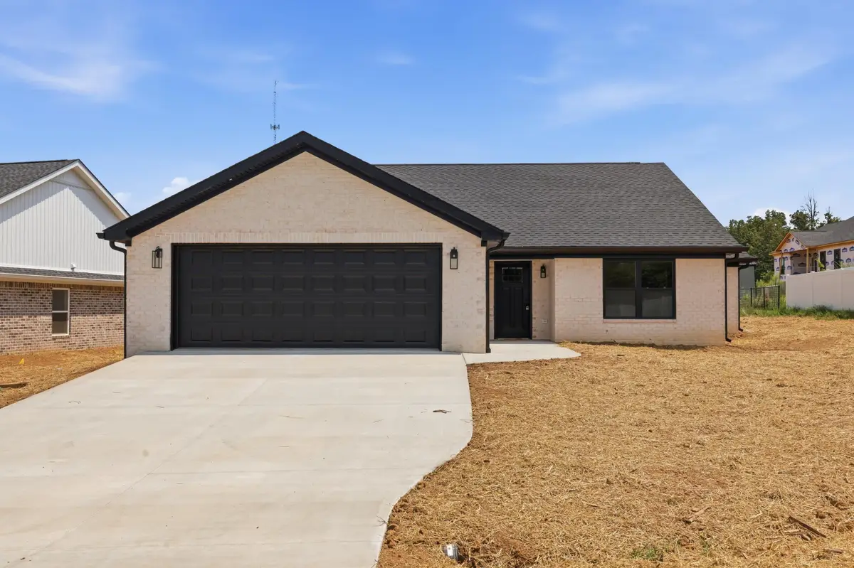 100 Clover Crescent, Paducah, KY 42003 - #1
