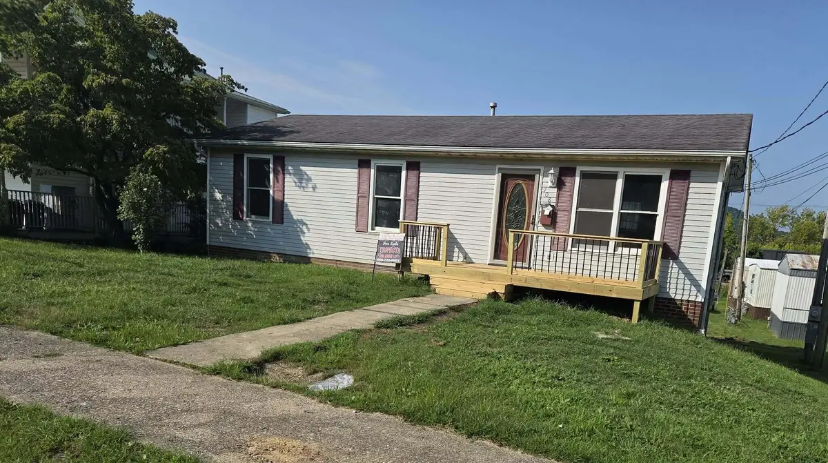 708 Broadway Street, Irvine, KY 40336 - #1
