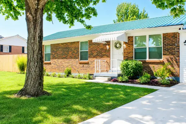 1901 Lovers Lane, Paris, KY 40361