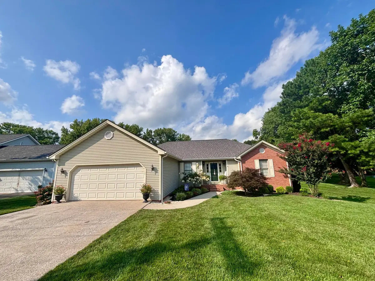 1400 N Shallow Lake Circle, Hopkinsville, KY 42240 - #1