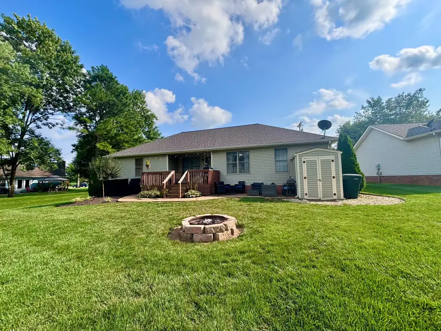 1400 N Shallow Lake Circle, Hopkinsville, KY 42240 - #2