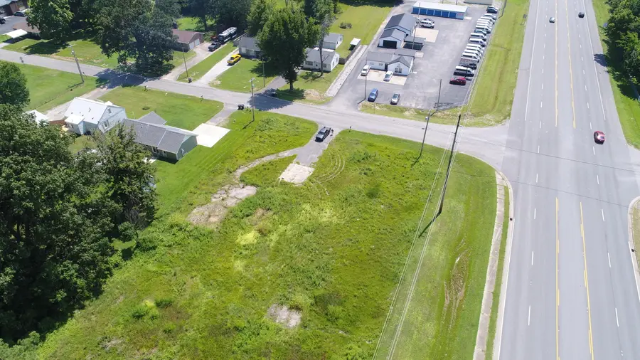 3234 Estes Lane, Paducah, KY 42003 - #3