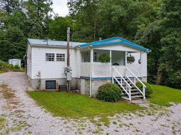 831 Beech Bottom Road, Wooton, KY 41776